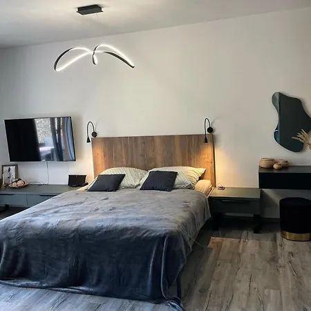 Prima Apartment *